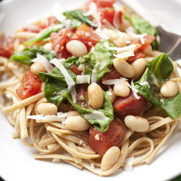Pasta with Spinach and White Beans for diverticulitis