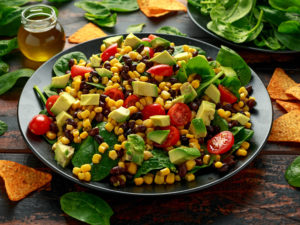 Quick Spinach and Black Bean Salad for diverticulitis